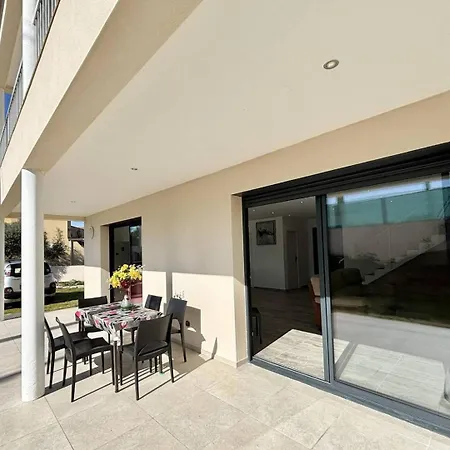 Maison Mitoyenne 3 *