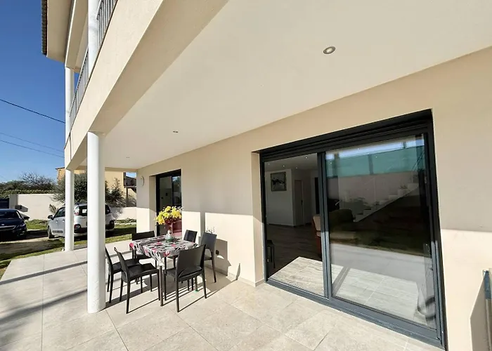 Maison Mitoyenne 3 *