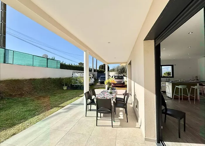 Maison Mitoyenne 3 *